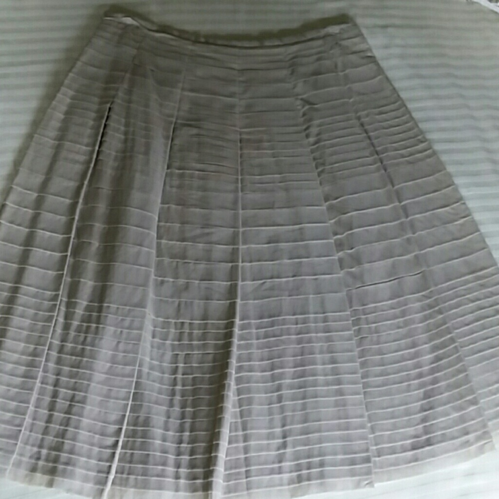 Jones New York pleated skirt